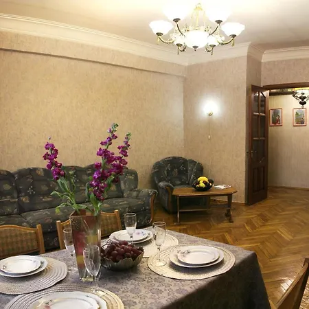 классика на площади победы Apartment