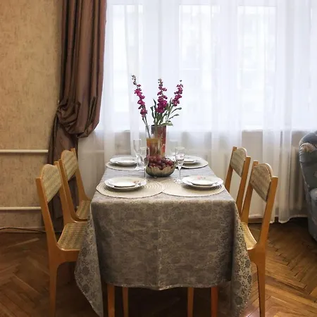 Apartment классика на площади победы